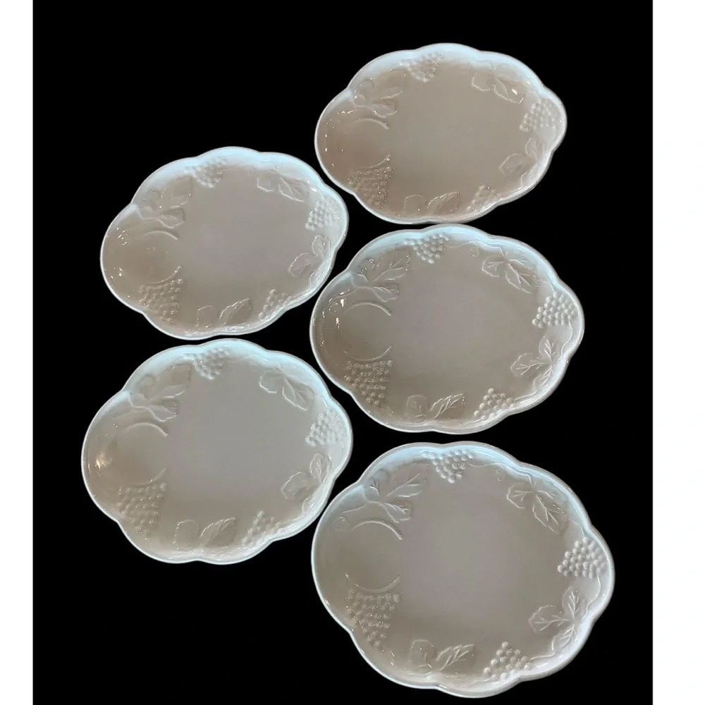 VINTAGE INDIANA COLONY MILK GLASS HARVEST GRAPE SET OF 5 SNACK TRAYS